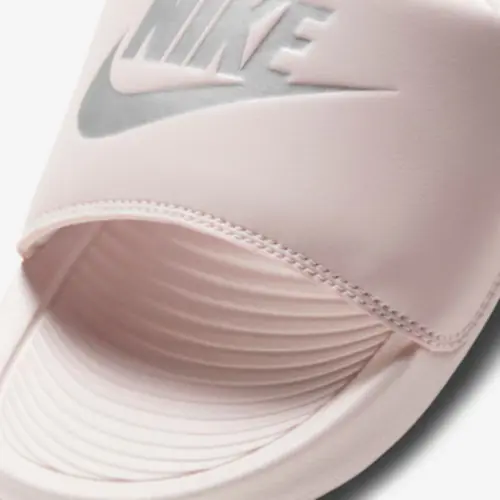 CHINELO MASCULINO NIKE VICTORI ONE SLIDE